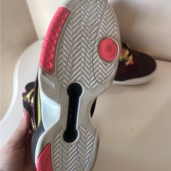 Adidas Purple and Pink Sneakers with Gold Accents - Picture 7 of 9